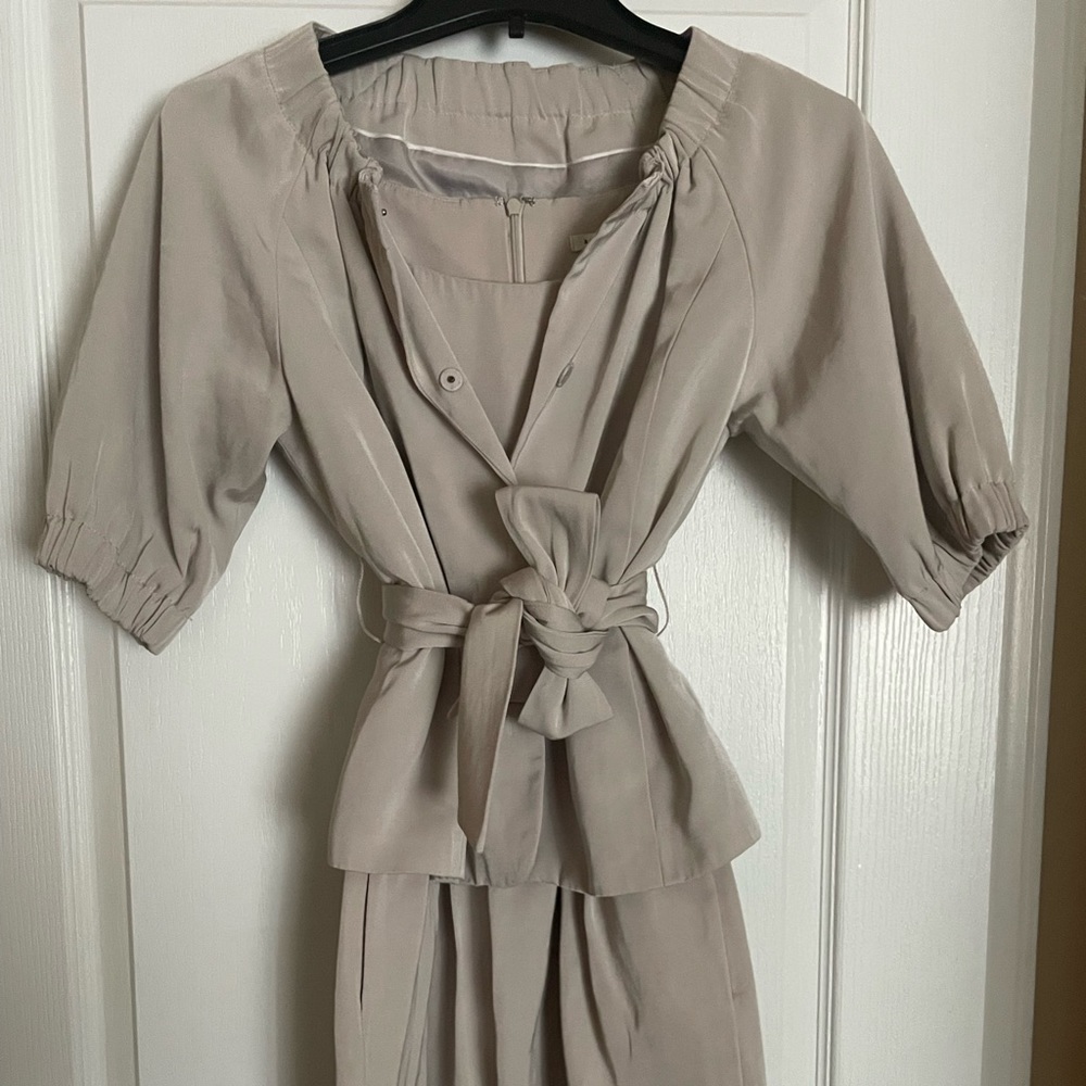 Great suit from Banana Republic. POCKETS- In both the dress and jacket.